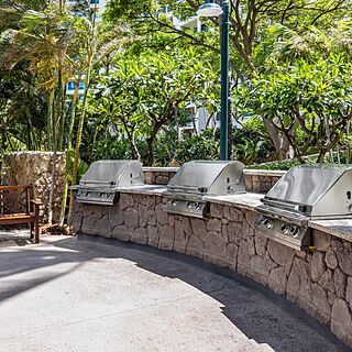 Marriott's Ko Olina Beach Club — Outdoor Grilling and Picnic Area