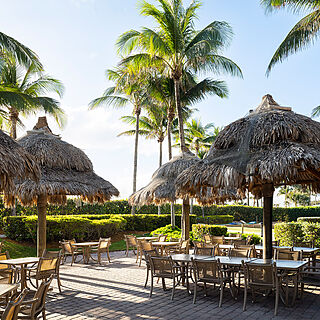 Marriott's Ocean Pointe — Pool Bar Seating