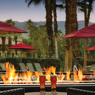 Marriott's Desert Springs Villas II — Poolside Firepit Area