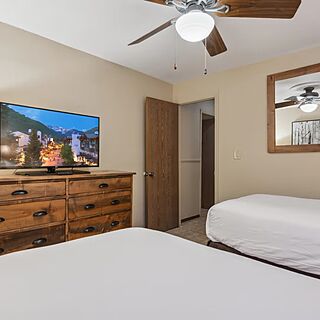 Eagle Point Resort — Sample Bedroom