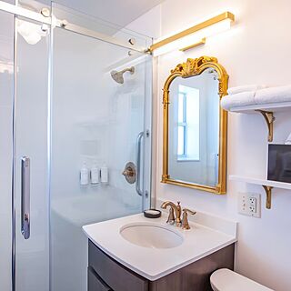 WorldMark Avenue Plaza — Sample Bathroom