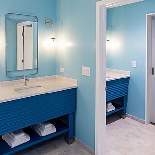Holiday Inn Club Vacations Myrtle Beach Oceanfront — Sample Bathroom