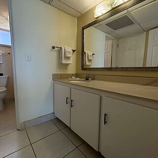 Outrigger Beach Club &mdash; Sample Bathroom