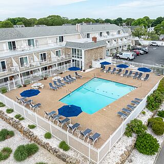 InnSeason Resorts Captain's Quarters — Pool