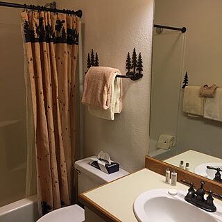 BATHROOM 2
