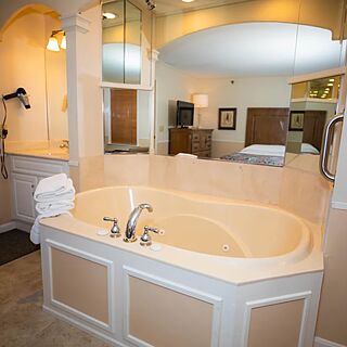 The Falls at Ogunquit — Sample Bathroom