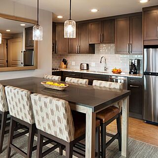 Sheraton Steamboat Resort Villas — Sample Dining and Kitchen Area