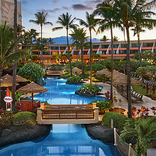 Marriott's Maui Ocean Club - Molokai, Maui & Lanai Towers — Pool Area With Loungers and Umbrellas