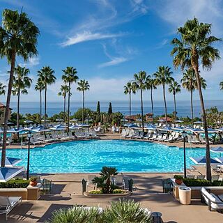 Marriott's Newport Coast Villas &mdash; Ocean-View Pool With Loungers and Umbrellas