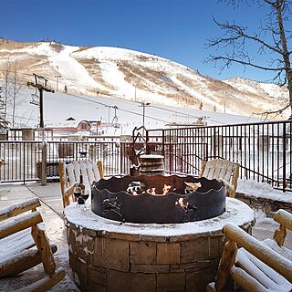 Marriott's MountainSide at Park City — Firepit Area With Mountain View