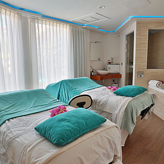 Divi Aruba Phoenix Beach Resort — Indoor Spa Treatment Room