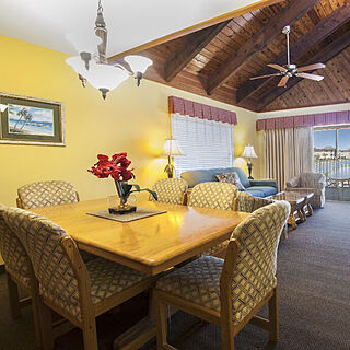 Soundside Holiday Beach Resort — Sample Dining Area