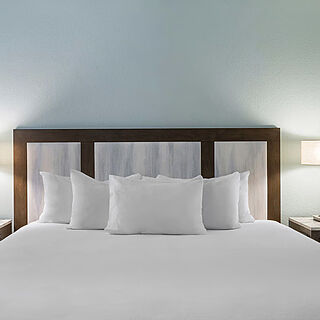 Club Wyndham Inn on Long Wharf — Sample Bedroom