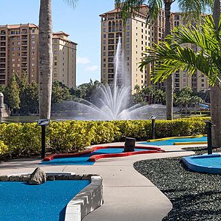 Club Wyndham Bonnet Creek Resort — Waterfront Minigolf