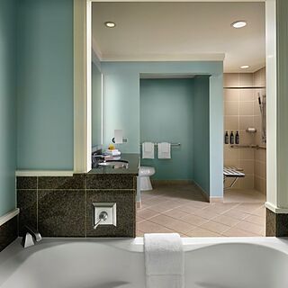 The Westin Kaanapali Ocean Resort Villas — Sample Bathroom