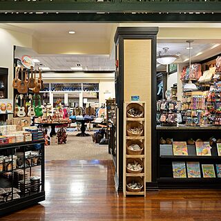 The Westin Kaanapali Ocean Resort Villas — Pu'ukoli'i General Store Marketplace