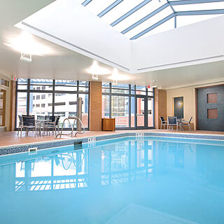 Club Wyndham National Harbor — Accessible Indoor Pool With Seating