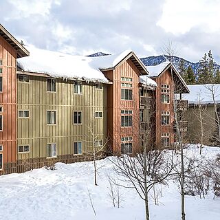 Club Wyndham South Shore — Exterior In Winter