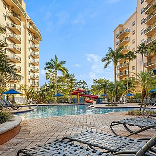 WorldMark Palm Aire — Pool Area