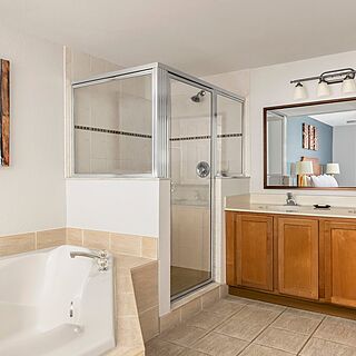 WorldMark Palm Aire — Sample Bathroom