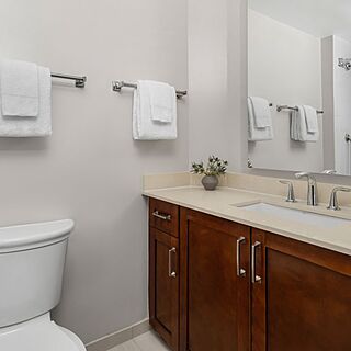 Marriott's BeachPlace Towers — Sample Bathroom