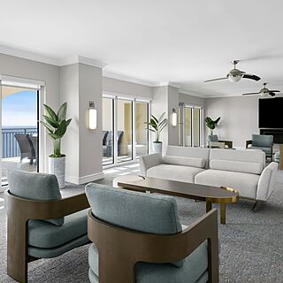 Marriott's BeachPlace Towers — Overlook Lounge