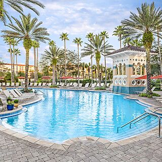 Marriott's Grande Vista &mdash; Pool With Loungers and Umbrellas