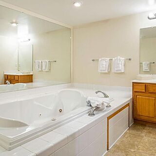 Massanutten's Mountainside Villas — Sample Bathroom