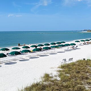 Hyatt Vacation Club At Coconut Cove &mdash; Beach With Loungers and Umbrellas