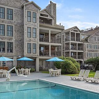 Club Wyndham Newport Onshore — Pool