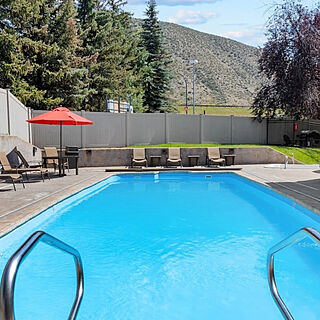 The Christie Lodge — Pool
