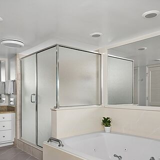 Marriott's Harbour Point and Sunset Pointe at Shelter Cove &mdash; Sample Bathroom