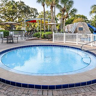 Sheraton Vistana Resort — Hot Tub