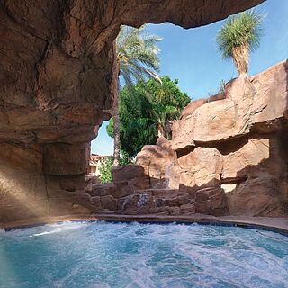Sheraton Desert Oasis — Whirlpool Hot Tub