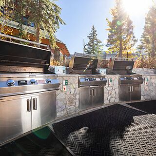 Marriott Grand Residence Club - Lake Tahoe — Resort Grilling Area