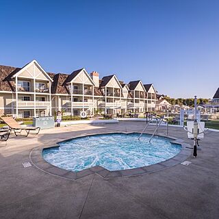 Carlsbad Inn Beach Resort — Accessible Hot Tub