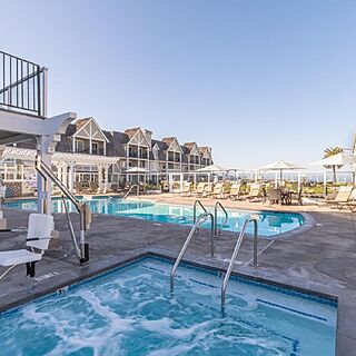 Carlsbad Inn Beach Resort — Accessible Hot Tub
