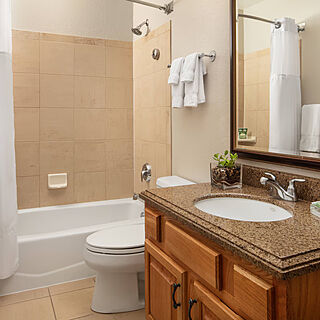 Marriott's StreamSide at Vail - Birch, Douglas, and Evergreen &mdash; Sample Bathroom - Birch Building