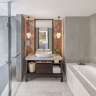 Marriott Vacation Club, Khao Lak Beach Resort — Sample Bathroom