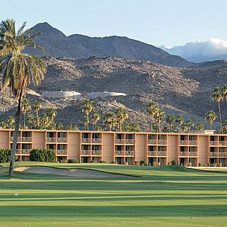 WorldMark Palm Springs - Plaza Resort and Spa — Exterior