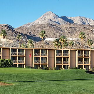 WorldMark Palm Springs - Plaza Resort and Spa — Exterior