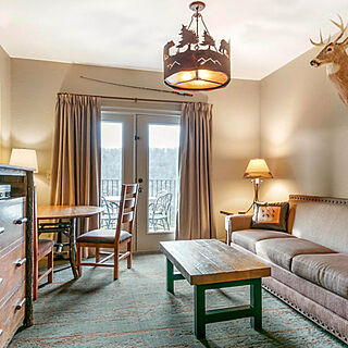 Big Cedar Wilderness Club &mdash; Sample living area