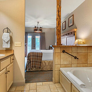 Big Cedar Wilderness Club &mdash; Sample bathroom