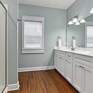 Branson's Nantucket — Sample Bathroom