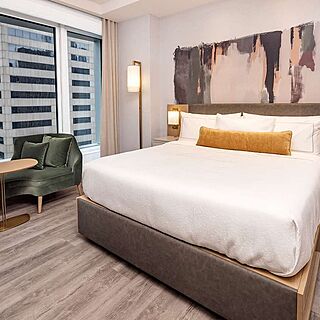 Hilton Club, The Central at 5th New York — Sample bedroom