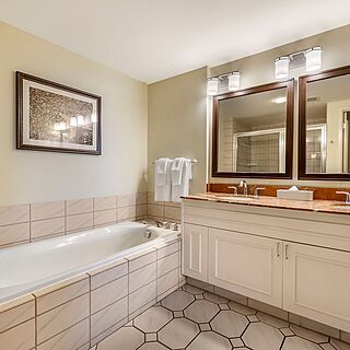 The Point at Poipu — Sample bathroom