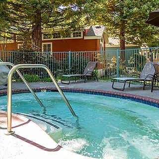 RiverPointe at Napa Valley — Whirlpool hot tub