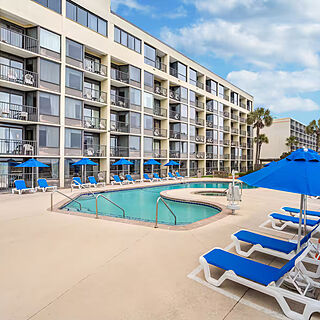 Ocean Club Resort Myrtle Beach, a Ramada by Wyndham — Resort pool area