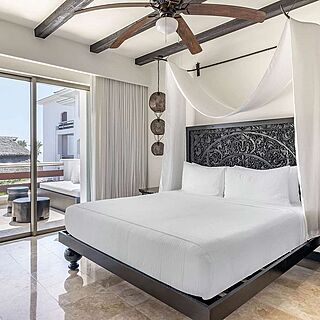 Hilton Vacation Club Cabo Azul Los Cabos — Sample villa bedroom
