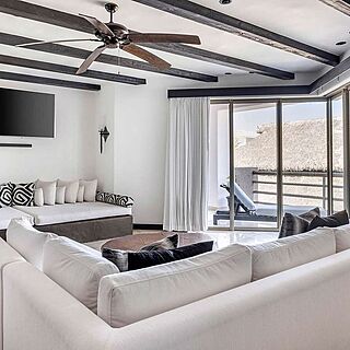Hilton Vacation Club Cabo Azul Los Cabos — Sample villa living area